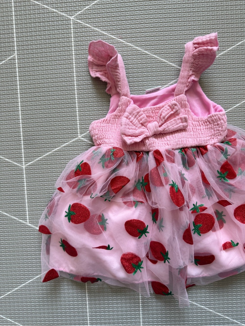 Small shop|Baby girl gauzy Pink Strawberry Tulle sleeveless Dress,bow front•••